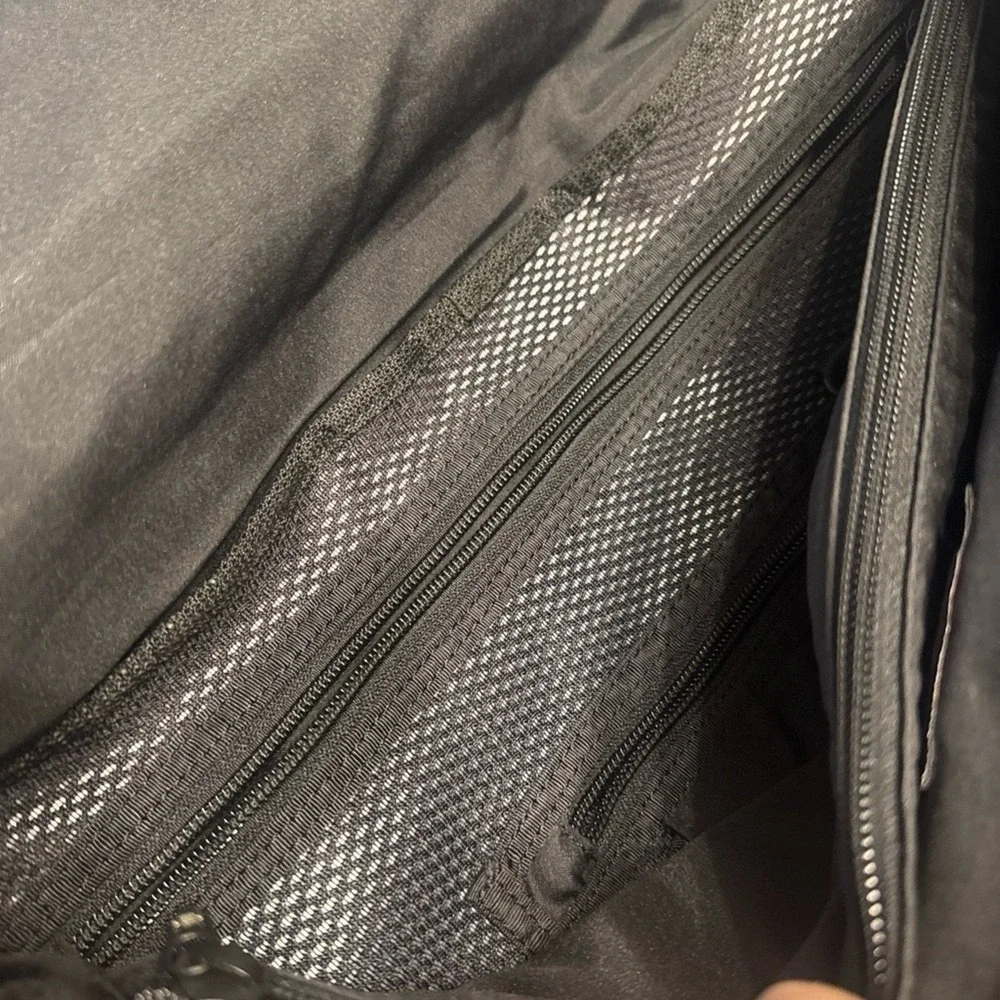 Tumi Black Messenger Bag‎ Briefcaae